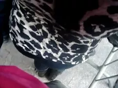 熟女のセクシーな制服を吸う見知らぬ人 ア ...