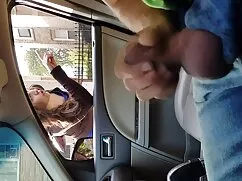 彼は