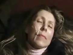 お互いのお尻にキスをする女性。 変態 女 ...