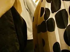 金髪の母fucksとポンプの部屋 女性  ...