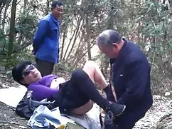 車の中でクランベリー。 女性 動画 素人